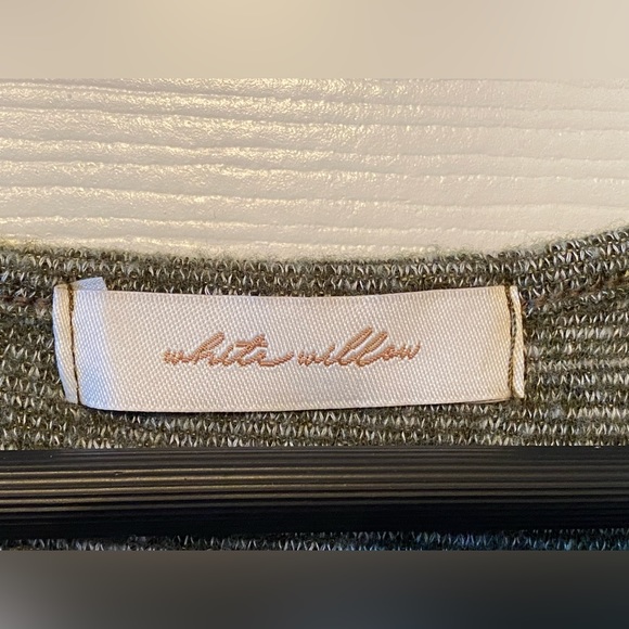 White Willow faux cross closing sweater top - Picture 3 of 11